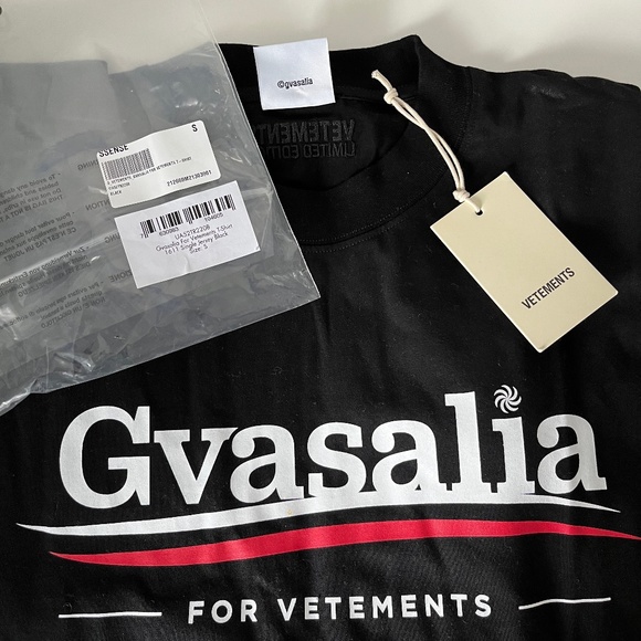 VETEMENTS- GVASALIA Oversized t shirt. Size S - Picture 1 of 3